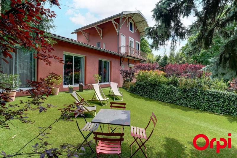 Maison - 200 m² - 6 pièces