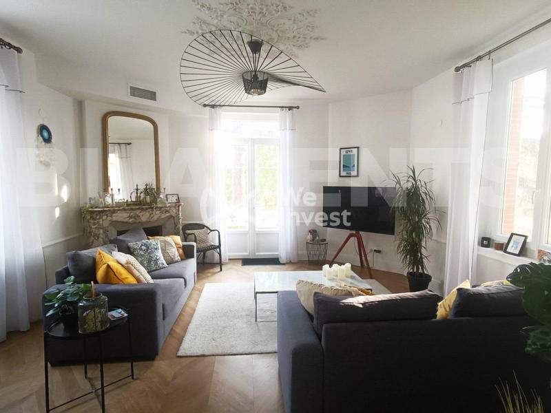 Maison - 282 m² - 13 pièces