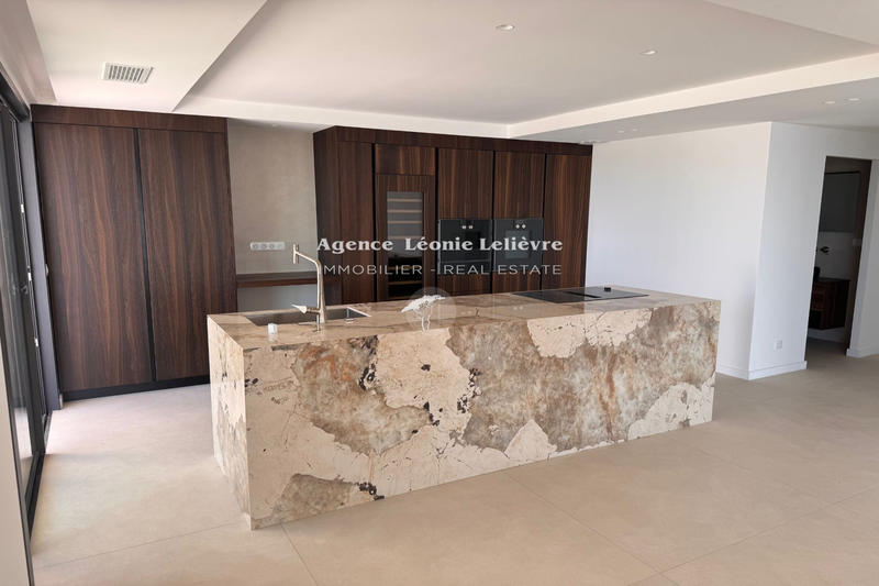 Maison contemporaine - 539 m² - 13 pièces