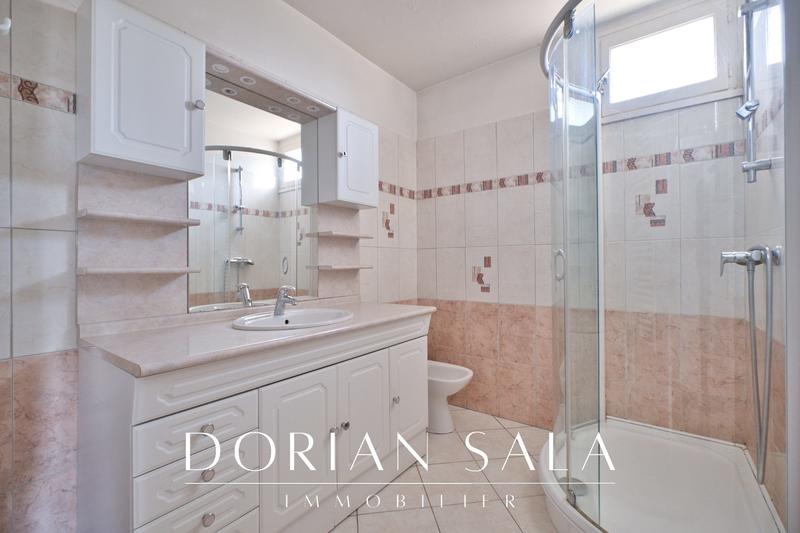 Appartement - 96 m² - 5 pièces