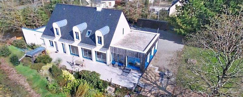 Maison - 286 m² - 10 pièces