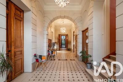 Maison - 980 m² - 35 pièces