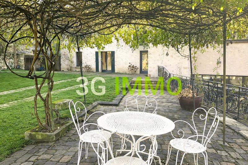 Moulin - 720 m² - 11 pièces