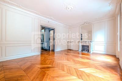 Appartement - 140 m² - 7 pièces