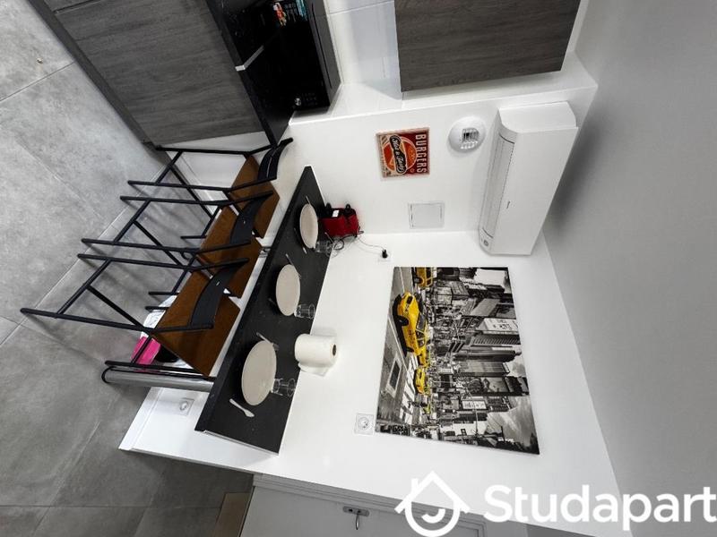 Chambre - 12 m² - 1 pièce