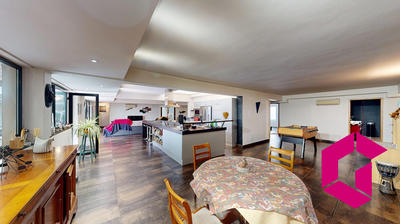 Appartement - 270 m² - 6 pièces