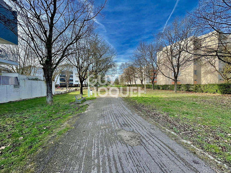 Appartement - 84 m² - 4 pièces