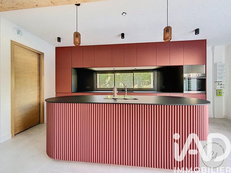 Maison - 140 m² - 6 pièces