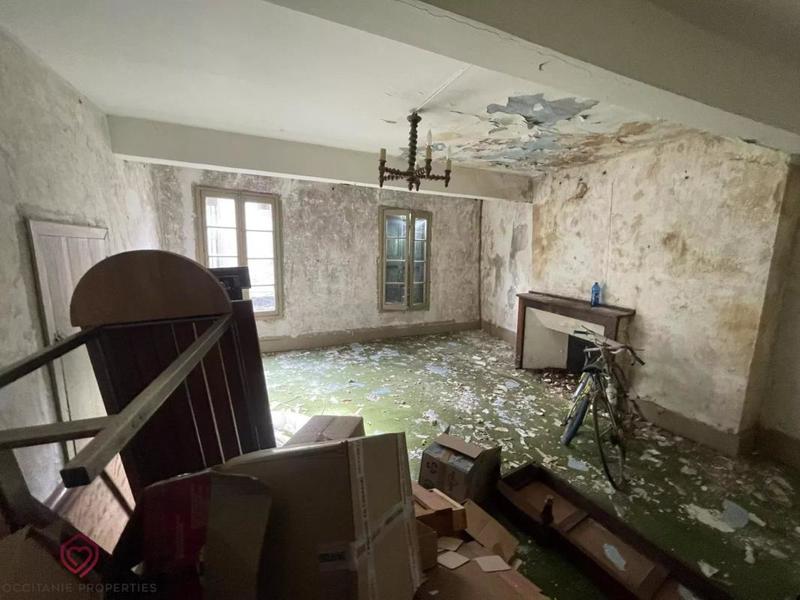 Maison de village - 360 m² - 6 pièces