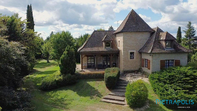 Maison - 195 m² - 7 pièces