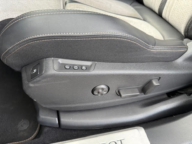 Peugeot 3008 Hybride 225cv E-Eat8 Gt + Focal