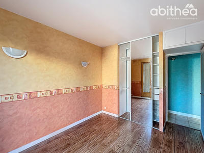 Appartement - 79 m² - 5 pièces