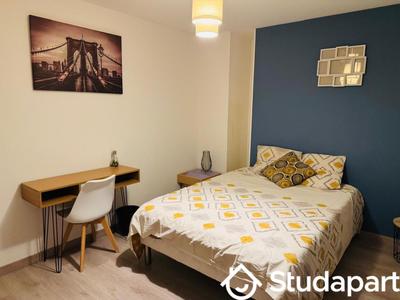 Chambre - 11 m² - 1 pièce