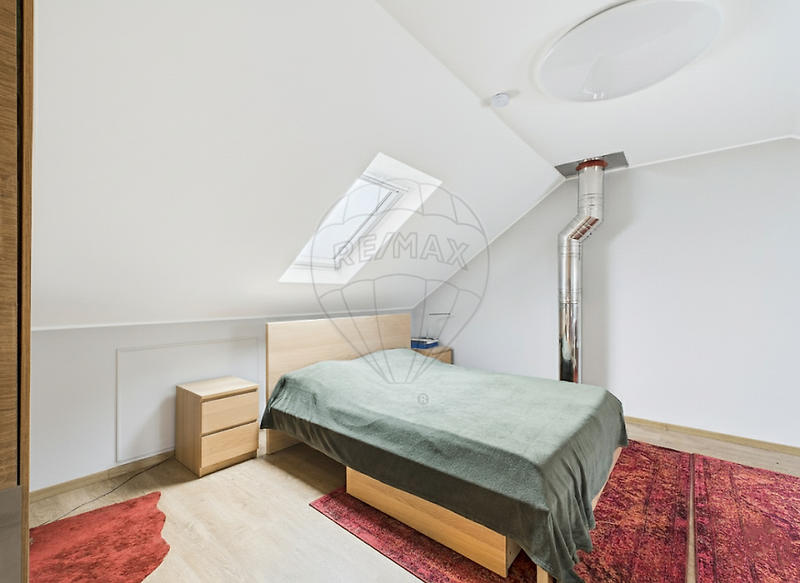 Maison jumelée - 180 m² - 7 pièces