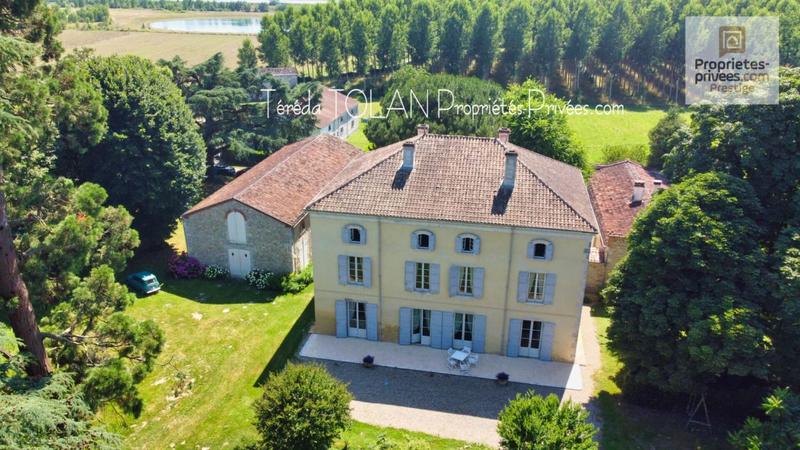 Château - 775 m² - 17 pièces