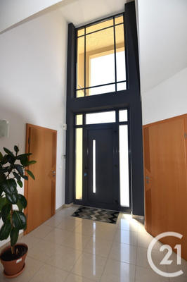 Maison - 242 m² - 7 pièces