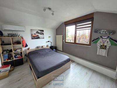 Maison - 210 m² - 8 pièces