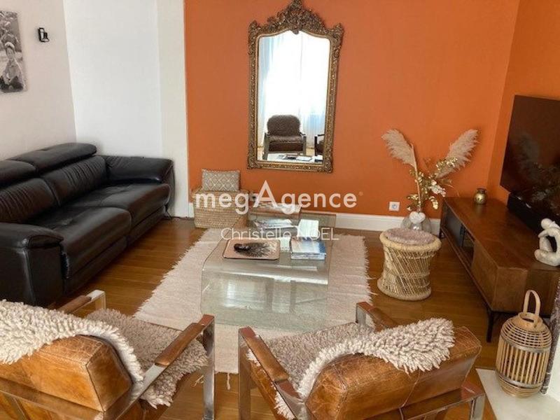 Maison - 205 m² - 8 pièces