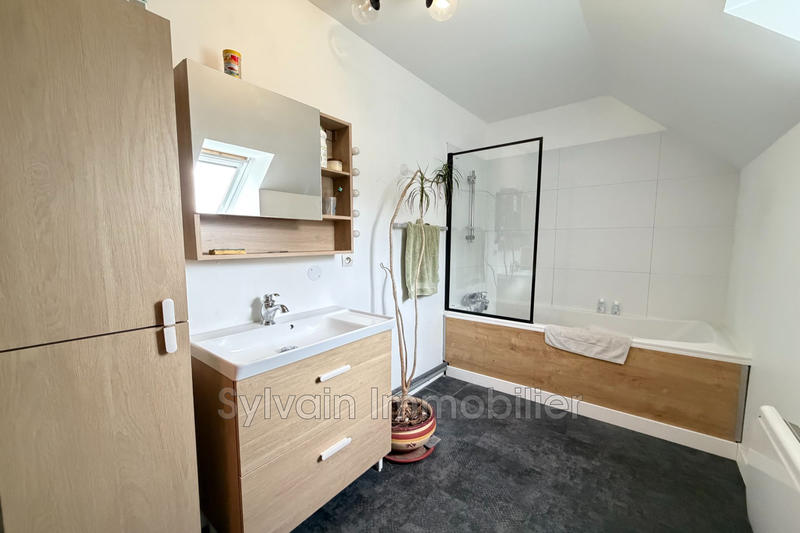 Maison - 99 m² - 4 pièces