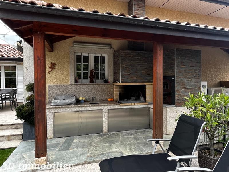 Maison - 255 m² - 7 pièces