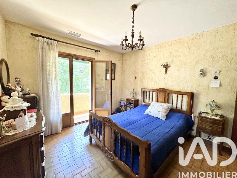 Maison - 230 m² - 9 pièces