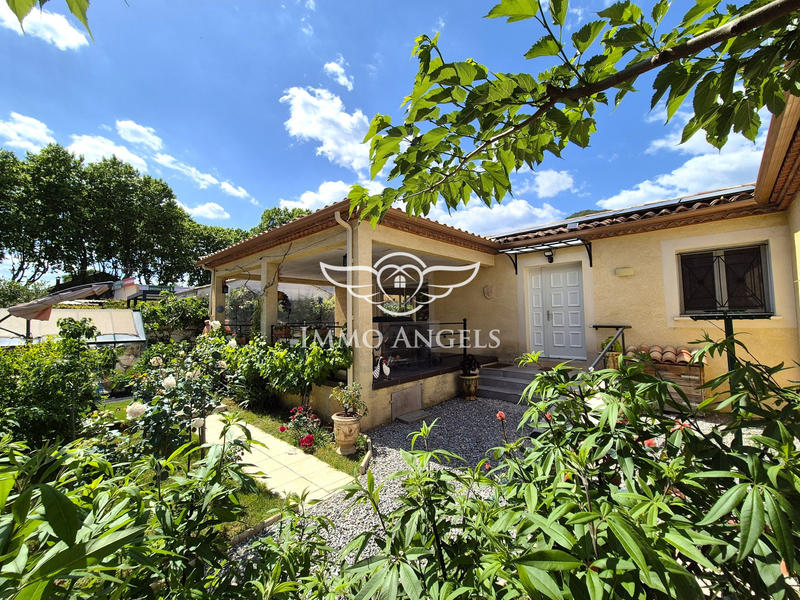 Maison - 140 m² - 5 pièces