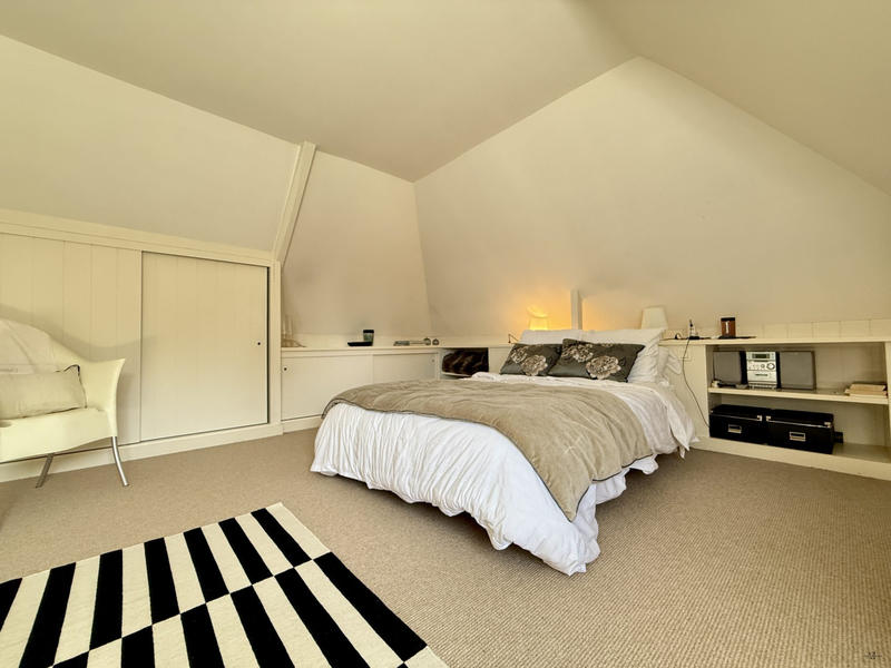 Maison - 218 m² - 7 pièces