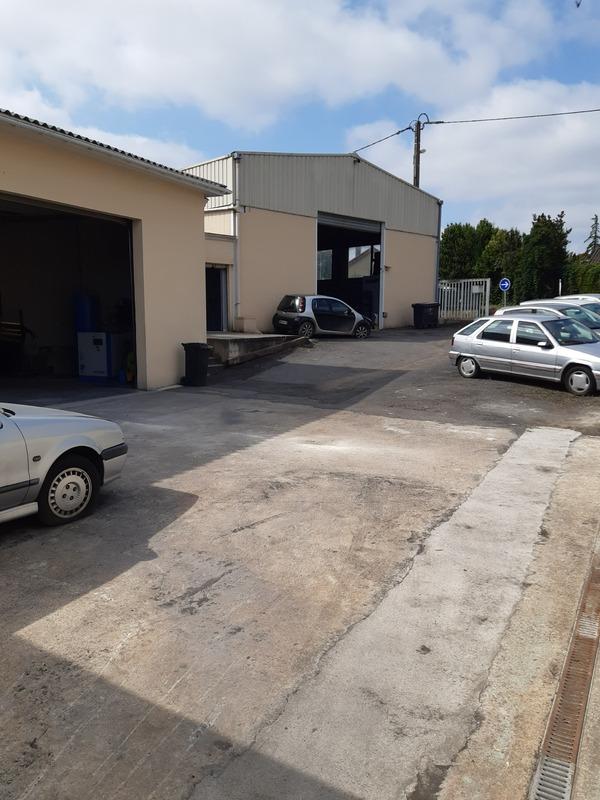 Local commercial - 650 m² - 3 pièces