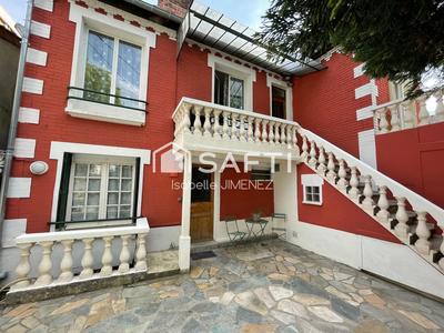 Maison - 90 m² - 5 pièces