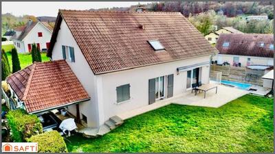 Maison - 202 m² - 7 pièces