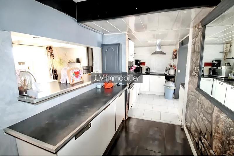 Maison - 140 m² - 5 pièces