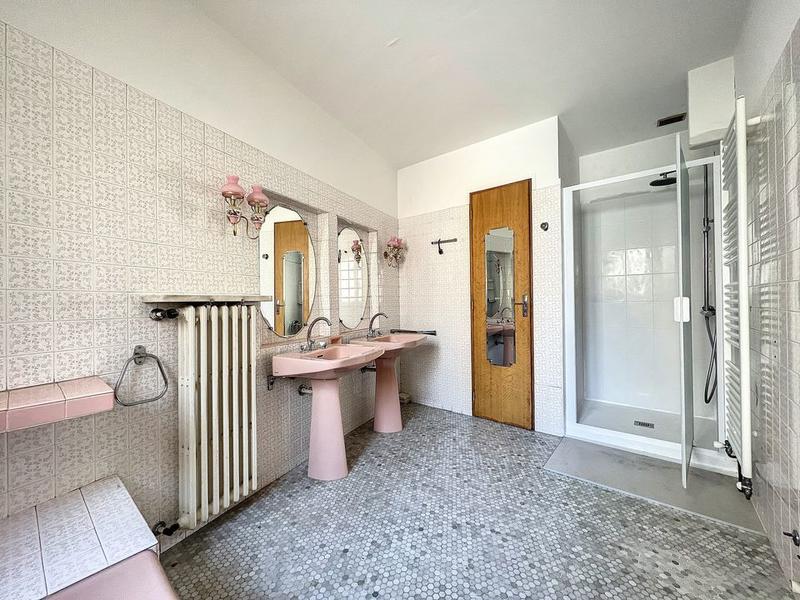 Immeuble - 1 050 m² - 9 pièces