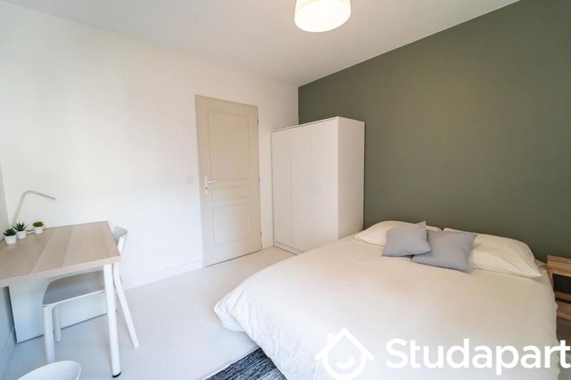 Chambre - 10 m² - 1 pièce