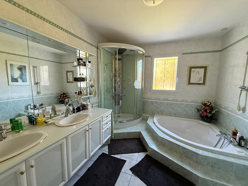 Maison - 174 m² - 6 pièces