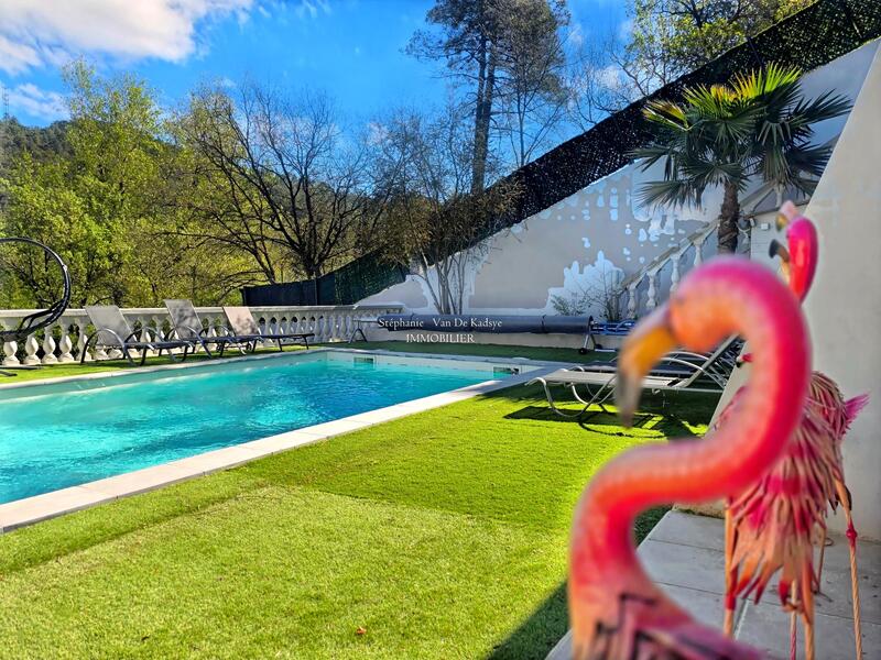 Villa - 200 m² - 8 pièces