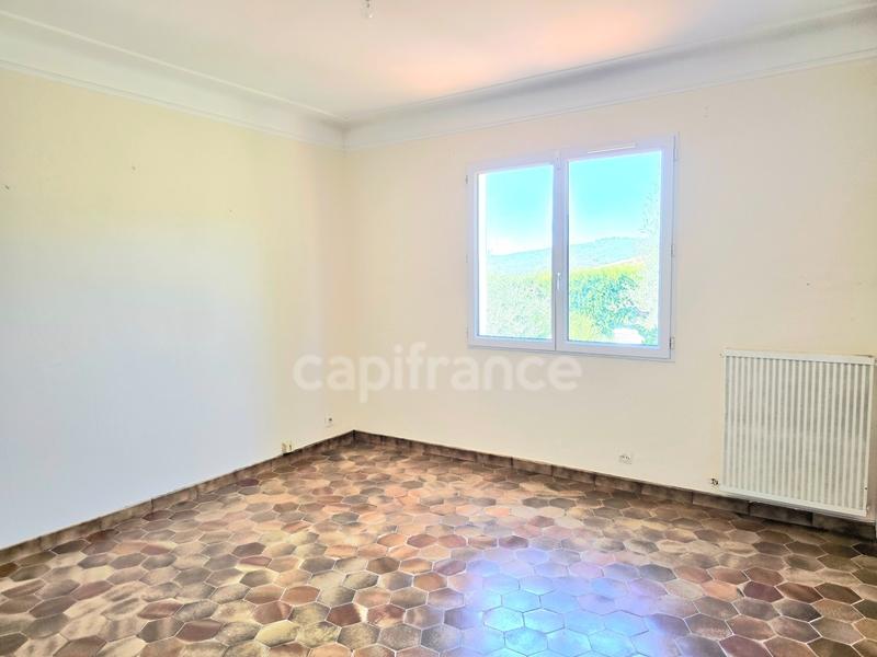 Maison - 180 m² - 5 pièces