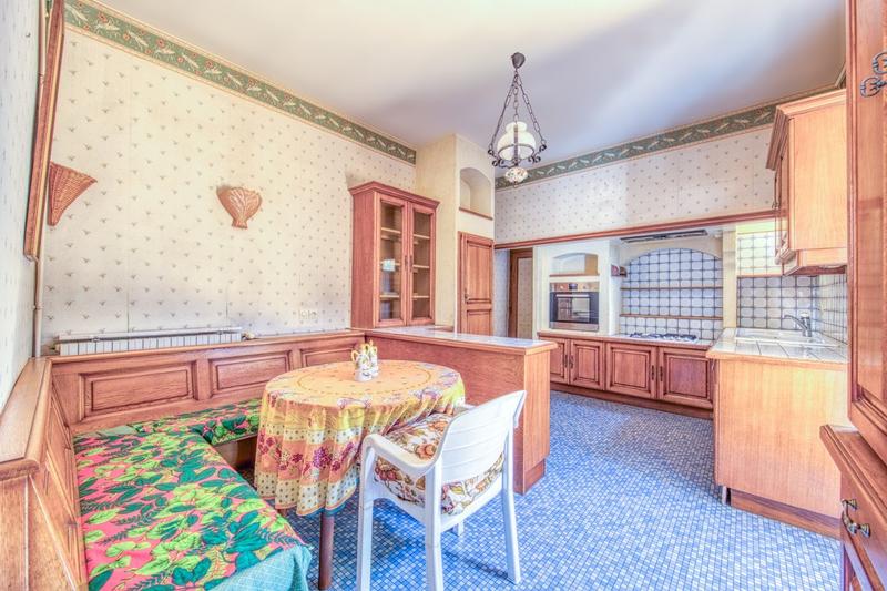 Maison - 201 m² - 7 pièces