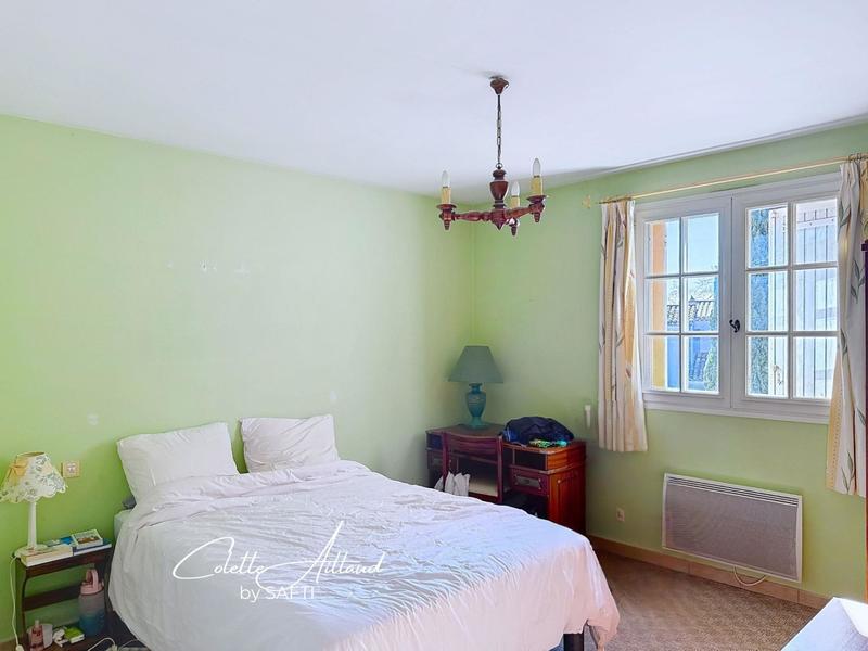 Maison - 220 m² - 8 pièces