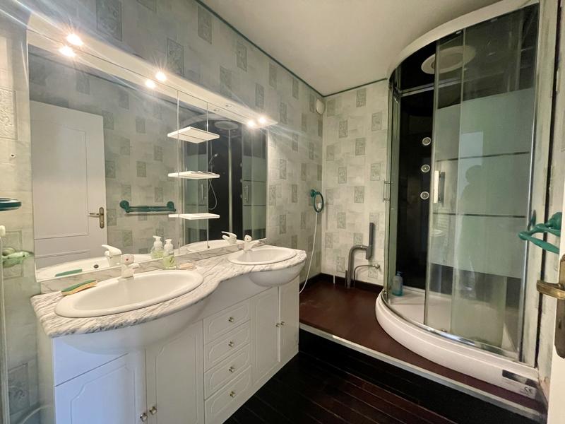 Appartement - 84 m² - 4 pièces