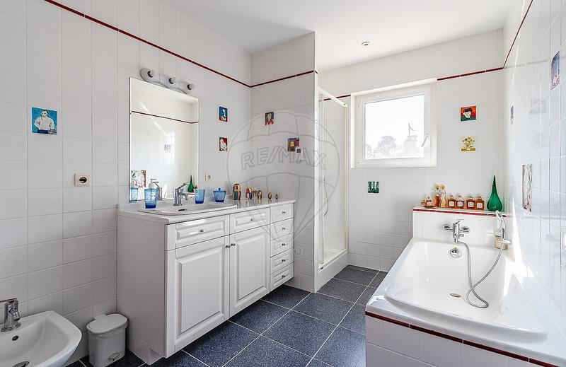 Maison - 226 m² - 6 pièces