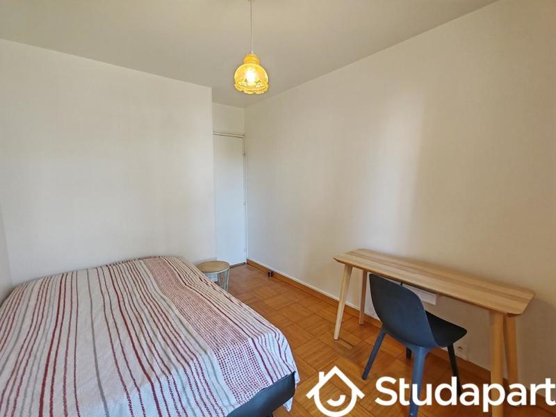 Chambre - 9 m² - 1 pièce