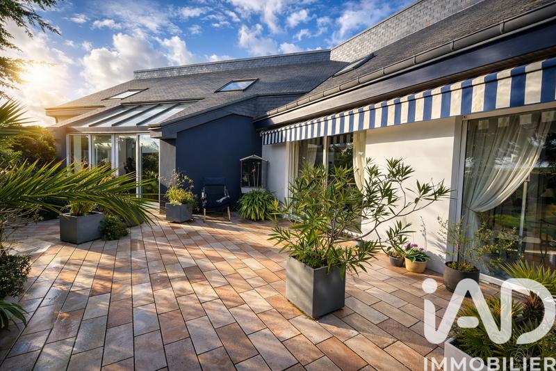 Maison de maîtres - 272 m² - 9 pièces