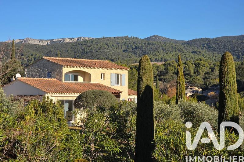 Maison - 182 m² - 7 pièces