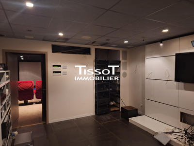 Local commercial - 661 m² - 1 pièce