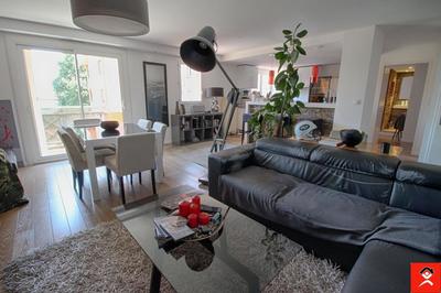 Appartement ancien - 65 m² - 2 pièces