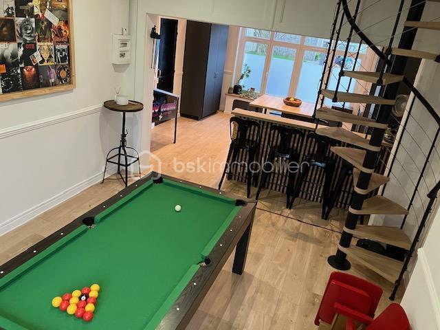 Maison - 228 m² - 9 pièces