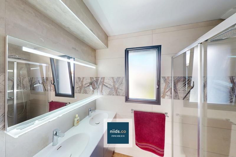 Maison contemporaine - 137 m² - 5 pièces