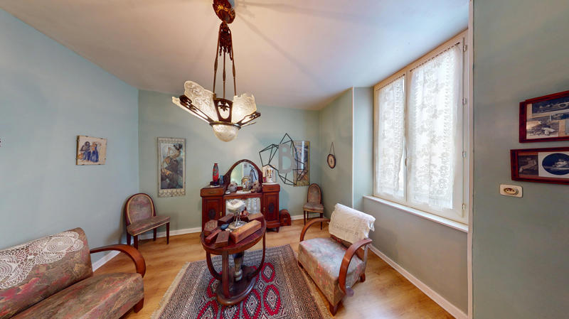 Maison - 250 m² - 8 pièces