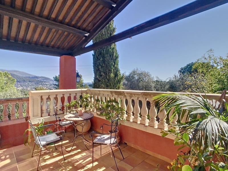 Villa - 261 m² - 8 pièces