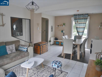 Maison - 93 m² - 4 pièces